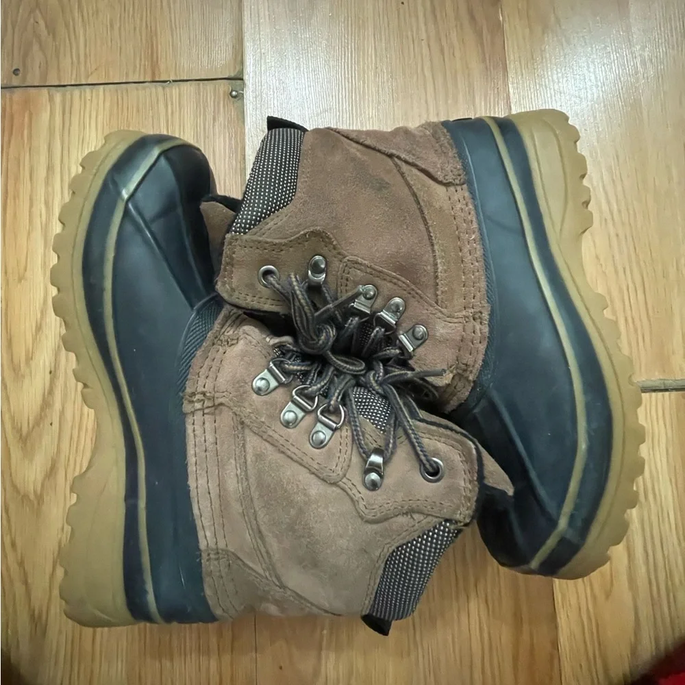 Stylish Brown and Black Duck Boots - Picture 2 of 5